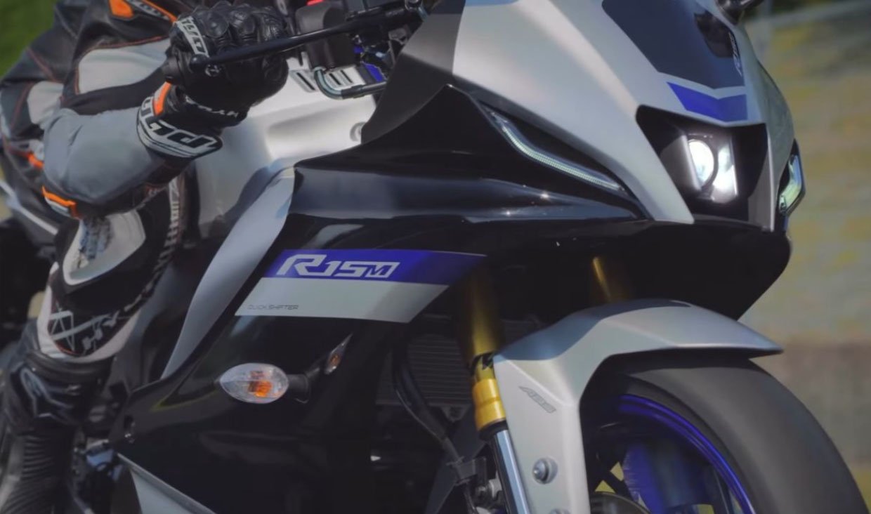 Banyak Fitur yang Gak Disangka Ada di R15 V4